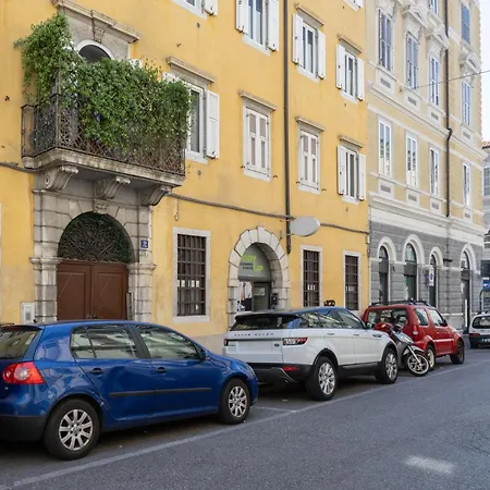 公寓 Hurban Torrebianca 19 *